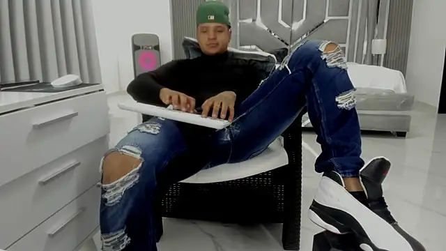 master_leather: απευθείας συνομιλία ΧΧΧ