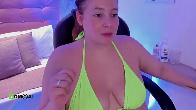 צ'אט XXX בשידור חי של miaparker25