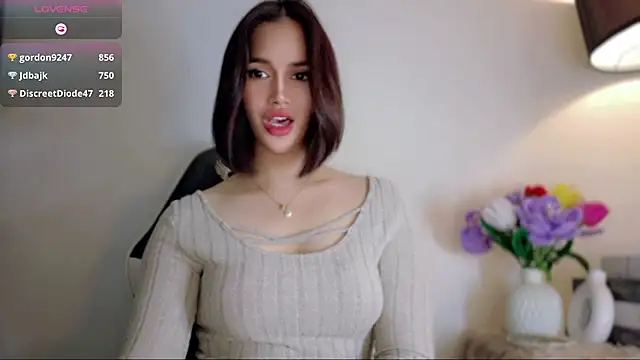 Show modela Anna_HollyDoll na web-kameri