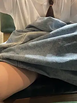 Aiko----'s Live XXX Chat