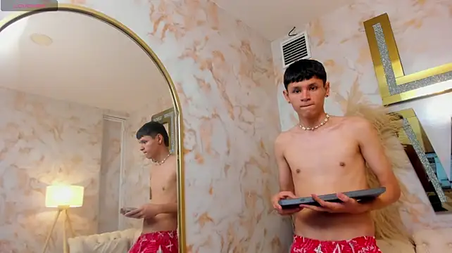 Show de webcam de Tiger_skinny