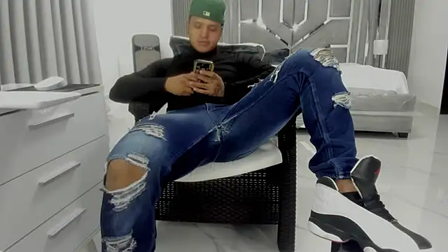 Czat XXX na żywo – master_leather
