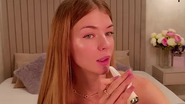 MeganMouris' Live XXX Chat