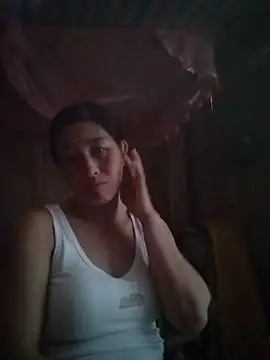 lris-Beauty77's Webcam Show