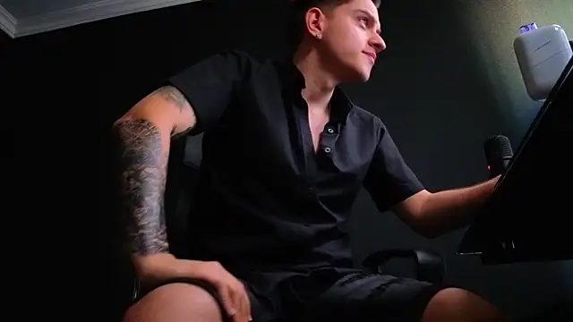 FelixStarkk's Live XXX Chat