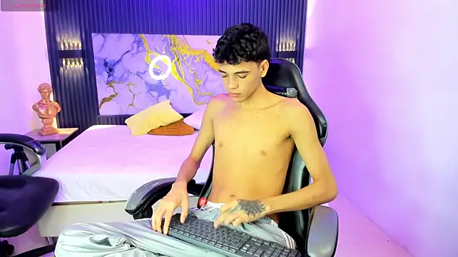 Estiv18_ Live XXX-Chat