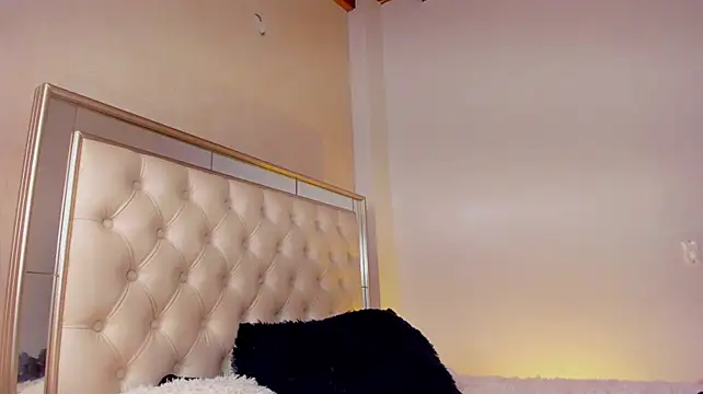 Miss_KhalifaDoll Adlı Modelin Canlı XXX Sohbeti