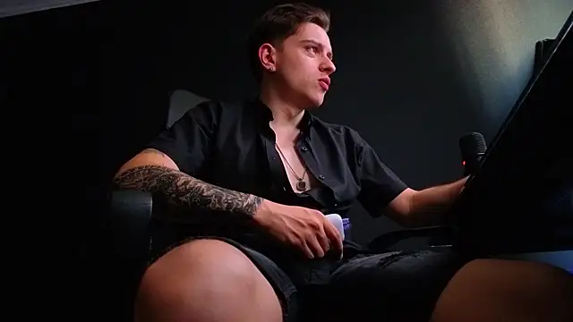 Онлайн чат XXX FelixStarkk