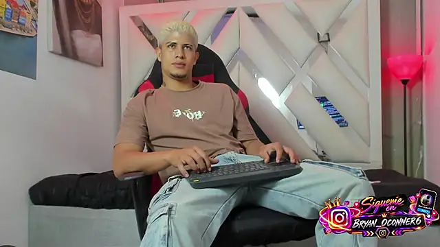 dominic_connor 网络视讯表演