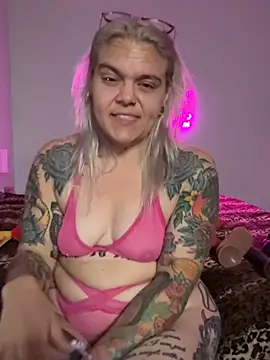 CherryBombBomb's Webcam Show