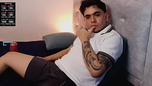 adonisZafiro's Live XXX Chat