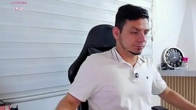 Chat +18 de Rick_Adams ao vivo