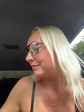 XXX chat uživo modela MerlinDave