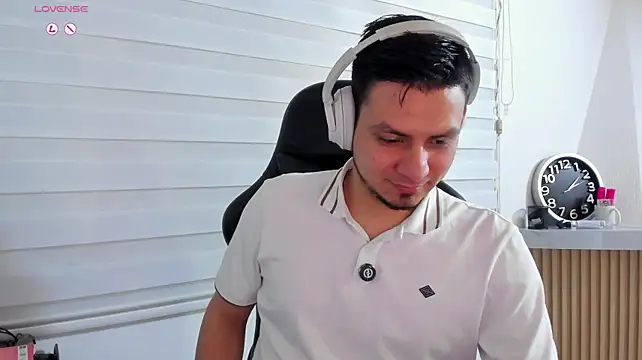 Chat +18 de Rick_Adams ao vivo