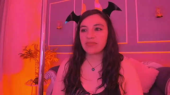 TaraTaylorr's Live XXX Chat
