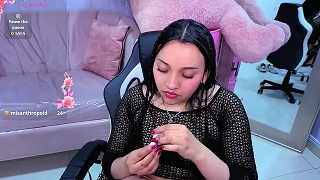 lia_harper_t Adlı Modelin Canlı XXX Sohbeti