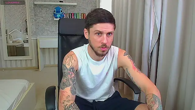 Онлайн чат XXX JonahShaw