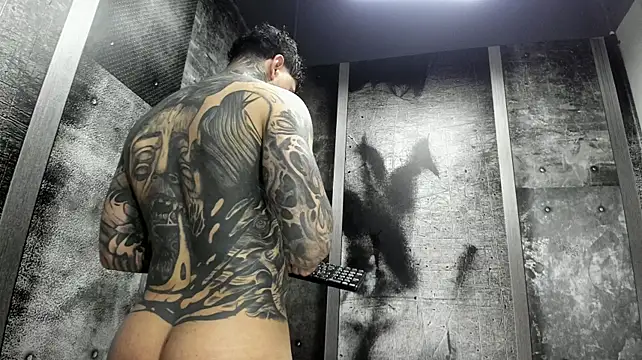 Chat +18 de Gury_tattoo ao vivo