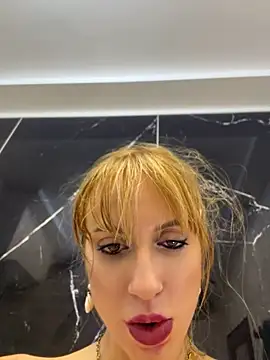 LunaAlya Chat XXX in diretta