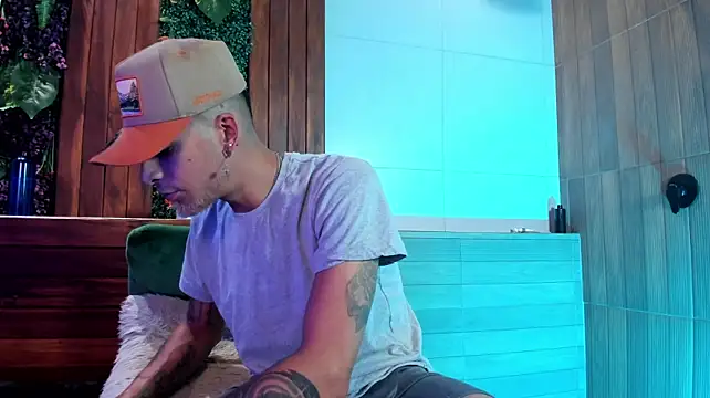 צ'אט XXX בשידור חי של DrakeNeumann