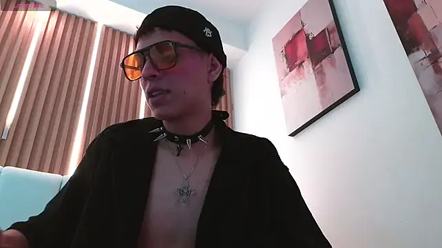 Hell_Boy_06 live XXX chat
