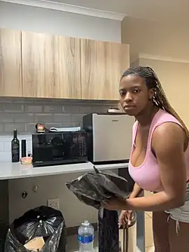 -Myca-n Live XXX chat