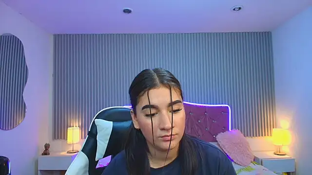 roses_little_'s Live XXX Chat