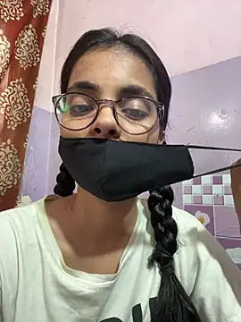 Sandhya_77's Live XXX Chat