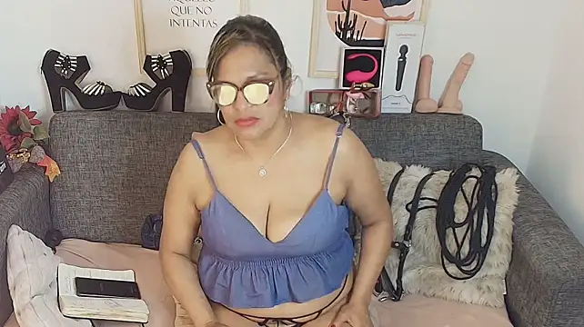 Angelabrowm's Live XXX Chat