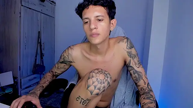 tylerrnova's Live XXX Chat