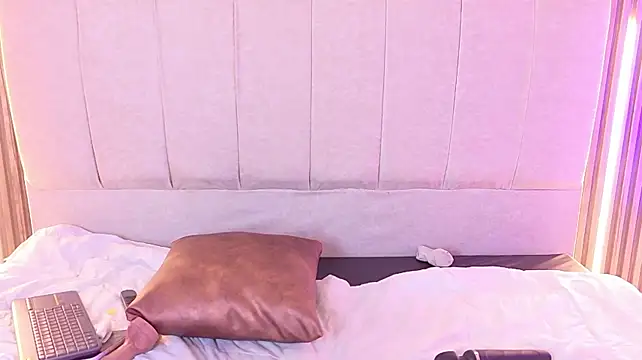 Annie9_ Chat XXX in diretta