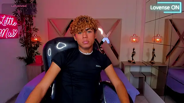 Anyelo_Twink Adlı Modelin Web Kamerası Şovu
