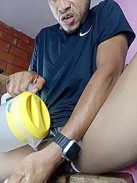 romeohotpig Adlı Modelin Canlı XXX Sohbeti