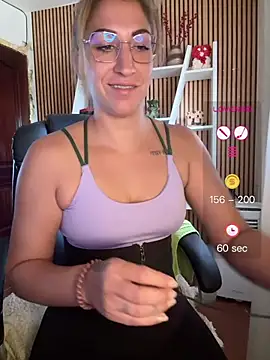 Онлайн чат XXX sofiah_
