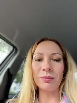LavenderHot's Live XXX Chat
