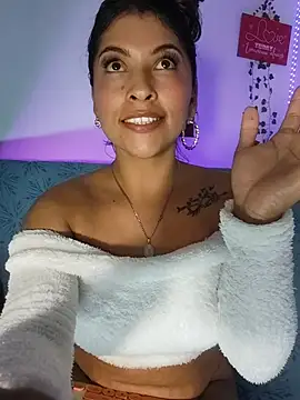 Fox_Roxxan Adlı Modelin Canlı XXX Sohbeti