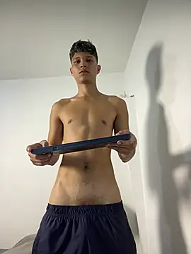 Chat +18 de Twinkcock22 ao vivo