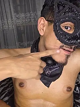 Chatroom XXX en direct de Mask_BDSM