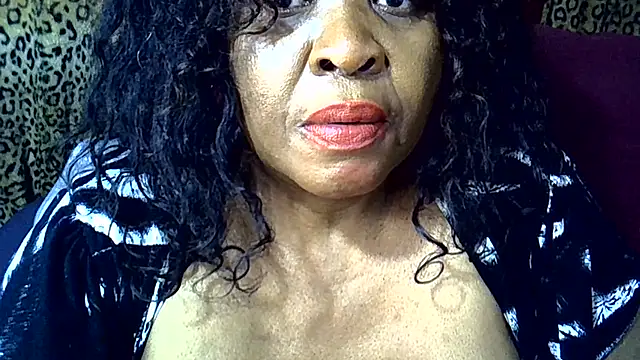 Ebony_Cougar's Live XXX Chat