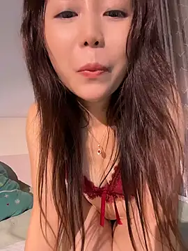 xiaoyizi20261 Show in webcam
