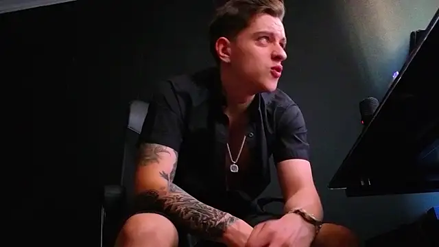 FelixStarkk Chat XXX live
