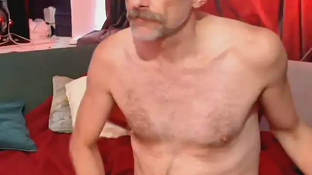 your-new-hoT-uncle Webcamshow