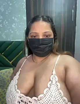 XXX chat uživo modela BarbieJasmine