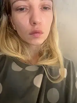 Adelina0001's Live XXX Chat