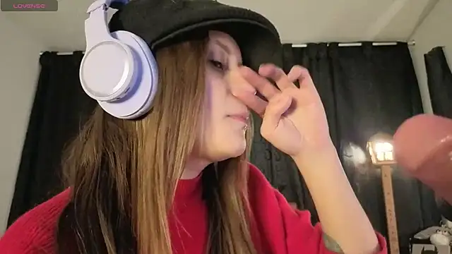 Hat_girl Adlı Modelin Canlı XXX Sohbeti