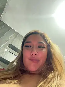 DarianaGuzz Шо у с уебкамера