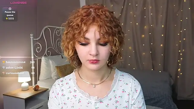 Kira__Fluffy Chat XXX live