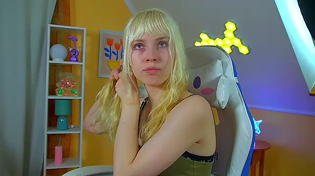HannahHollis élő XXX-chatje