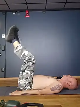 SHARPSkinhead Pertunjukan Webcam