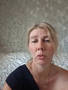 stellahere8's Live XXX Chat